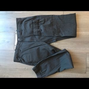 Levi’s chinco joggers